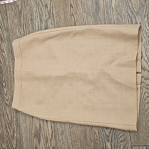 JCREW pencil skirt no. 2 in TAN colour - Picture 2 of 6